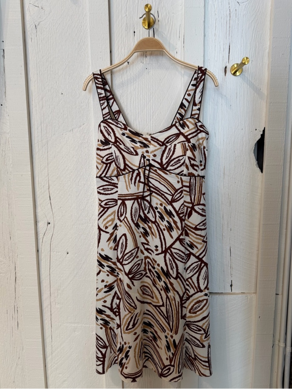 Leaf-Print Sleeveless Midi Dress in Cream and Brown